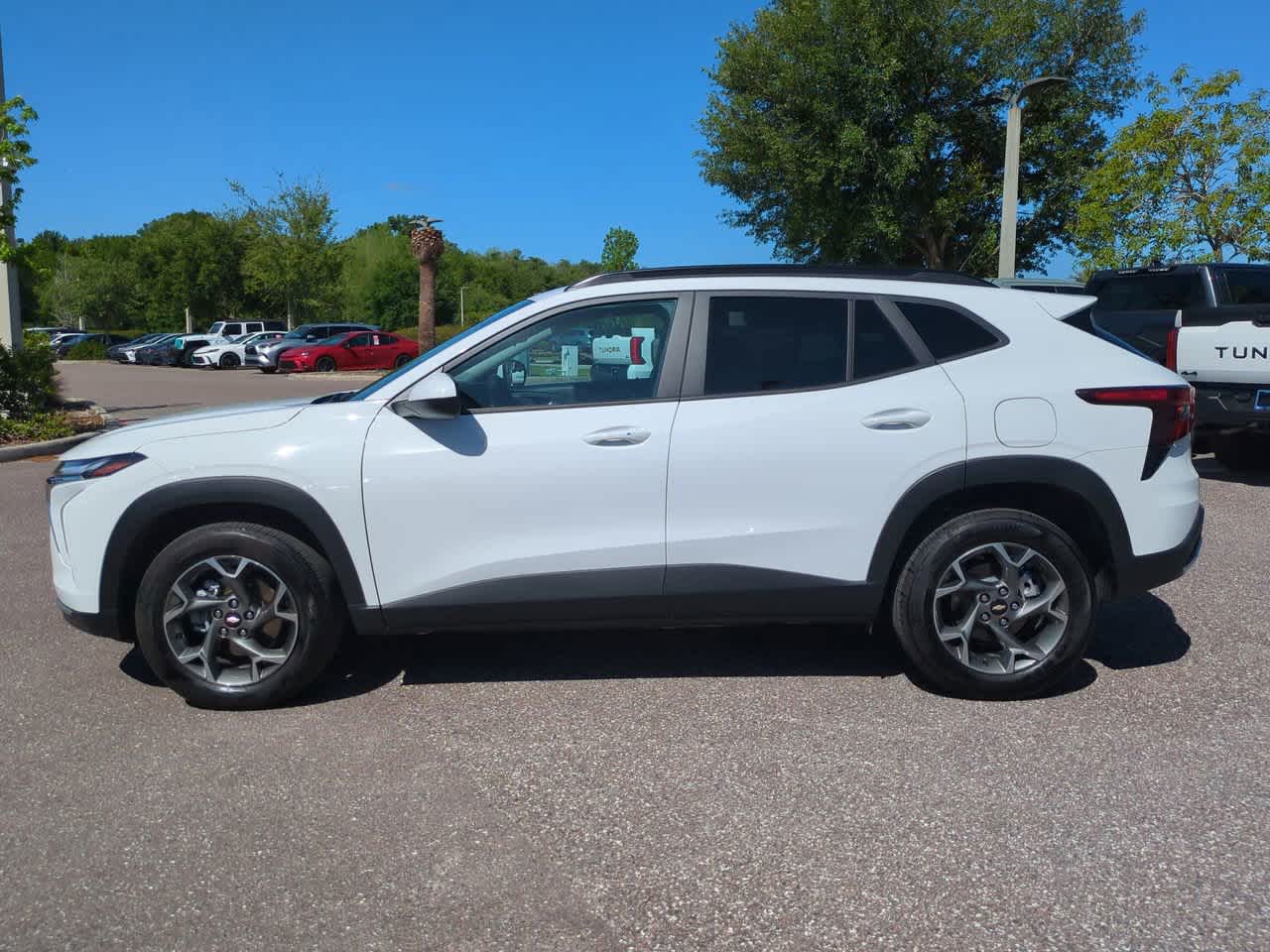 Thumbnail: 2025 Chevrolet Trax - 3