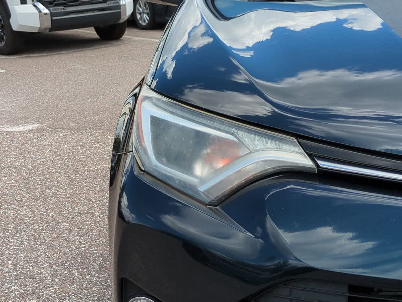 Thumbnail: 2017 Toyota RAV4 - 10