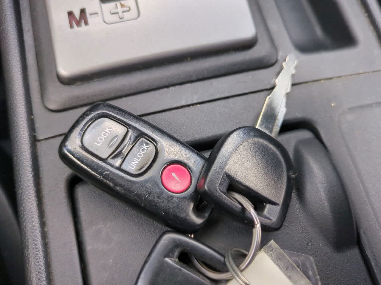 Thumbnail: 2009 Mazda Mazda3 - 25