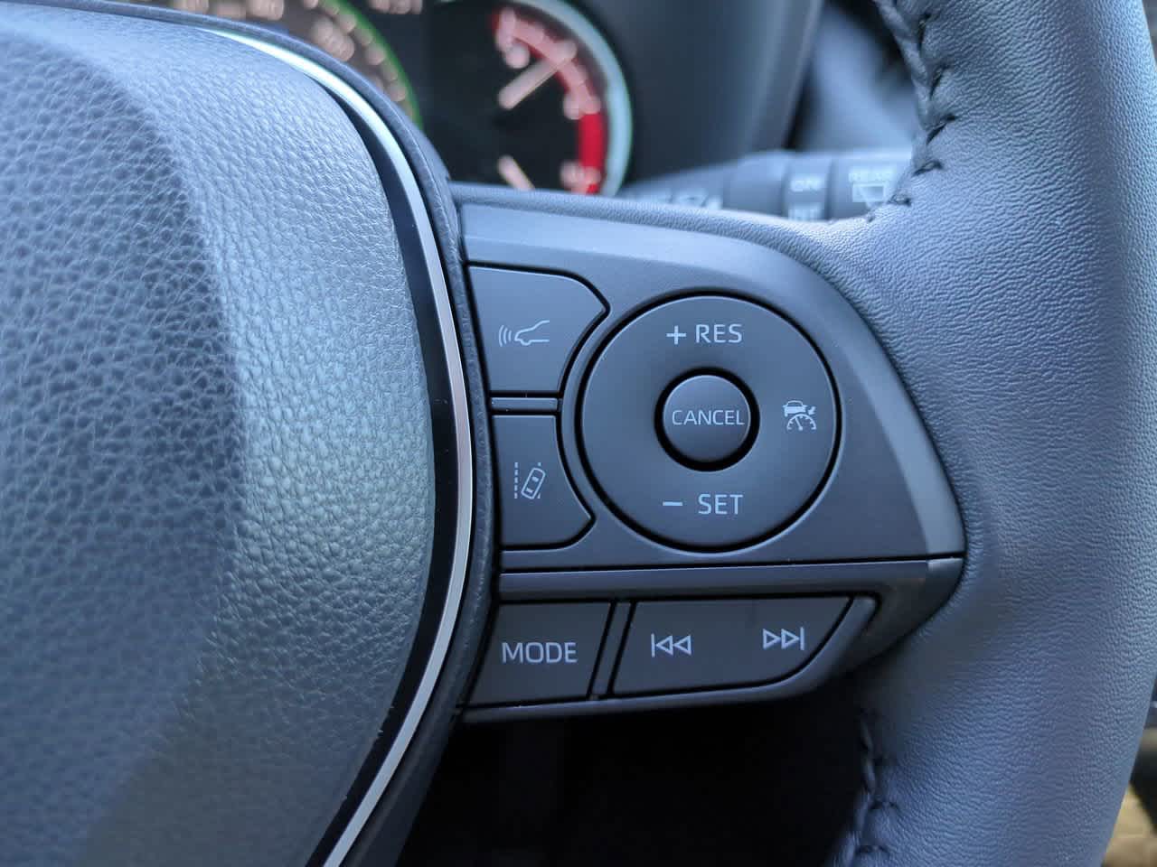 Thumbnail: 2025 Toyota RAV4 - 24