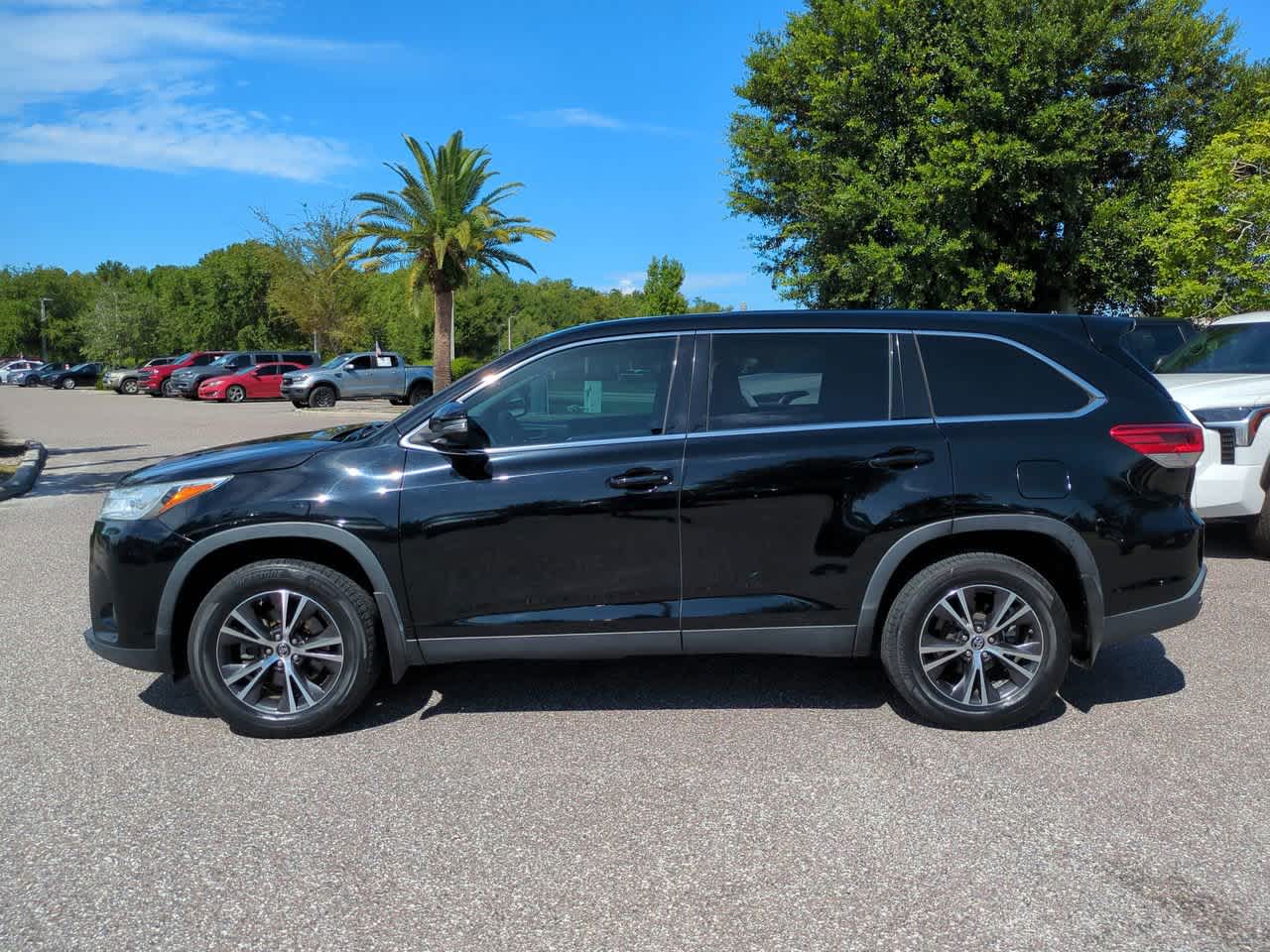 Thumbnail: 2019 Toyota Highlander - 3