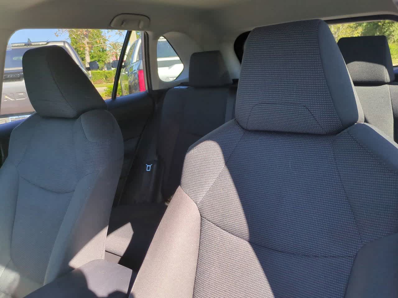 Thumbnail: 2022 Toyota RAV4 - 8