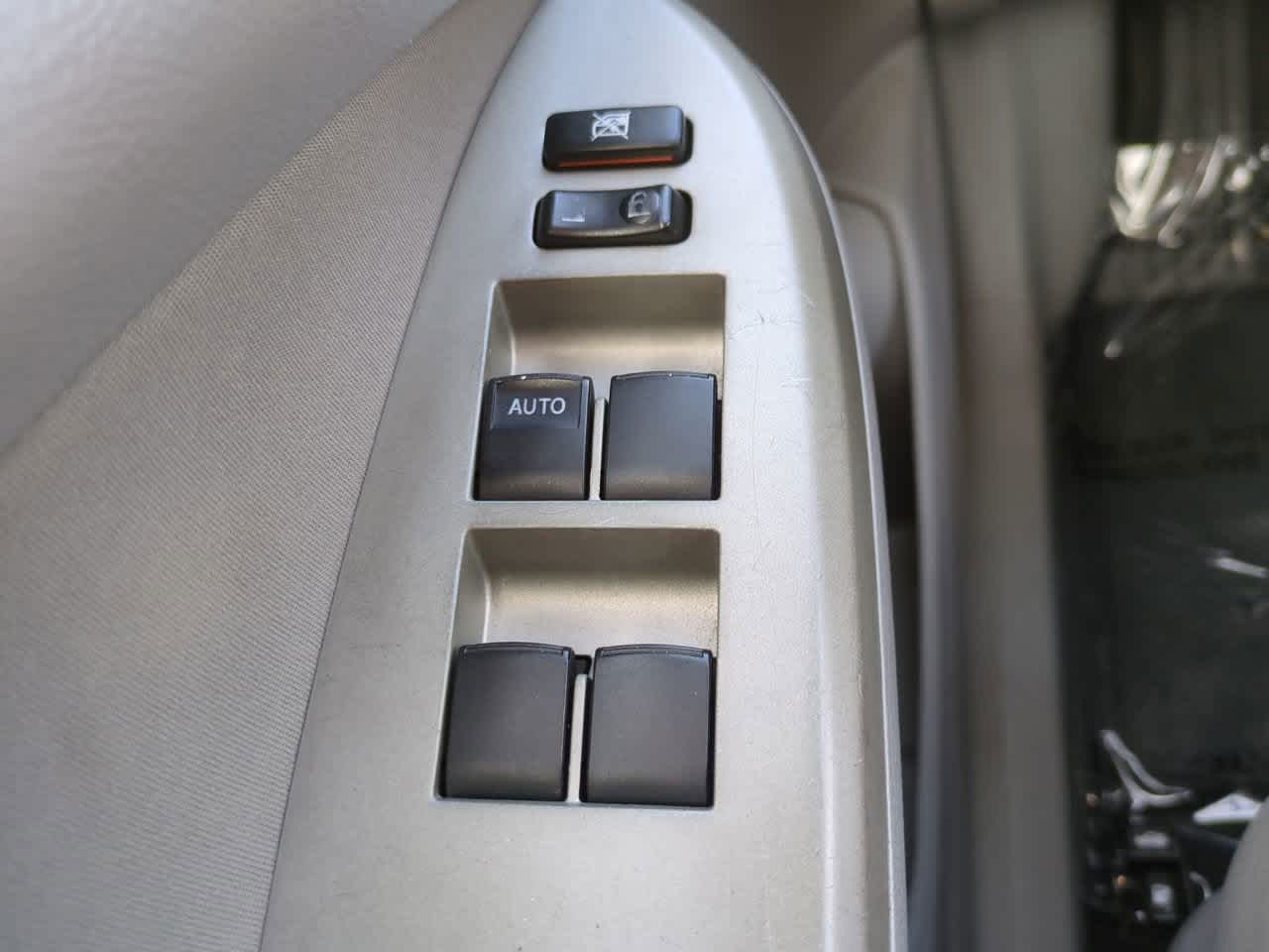 Thumbnail: 2013 Toyota Corolla - 20