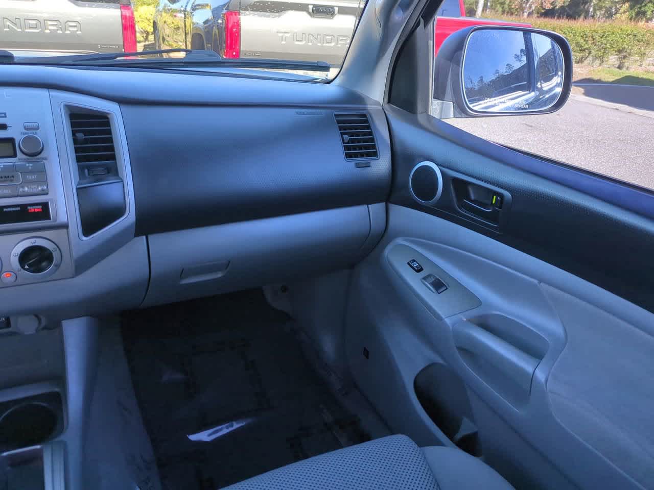 Thumbnail: 2010 Toyota Tacoma - 16