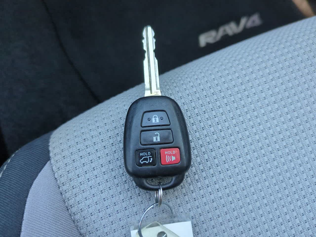 Thumbnail: 2016 Toyota RAV4 - 26