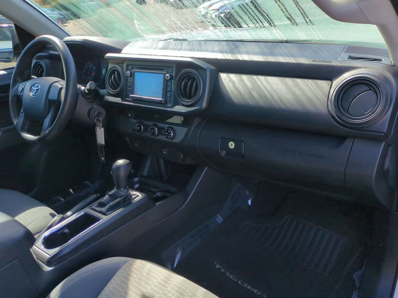 Thumbnail: 2017 Toyota Tacoma - 15