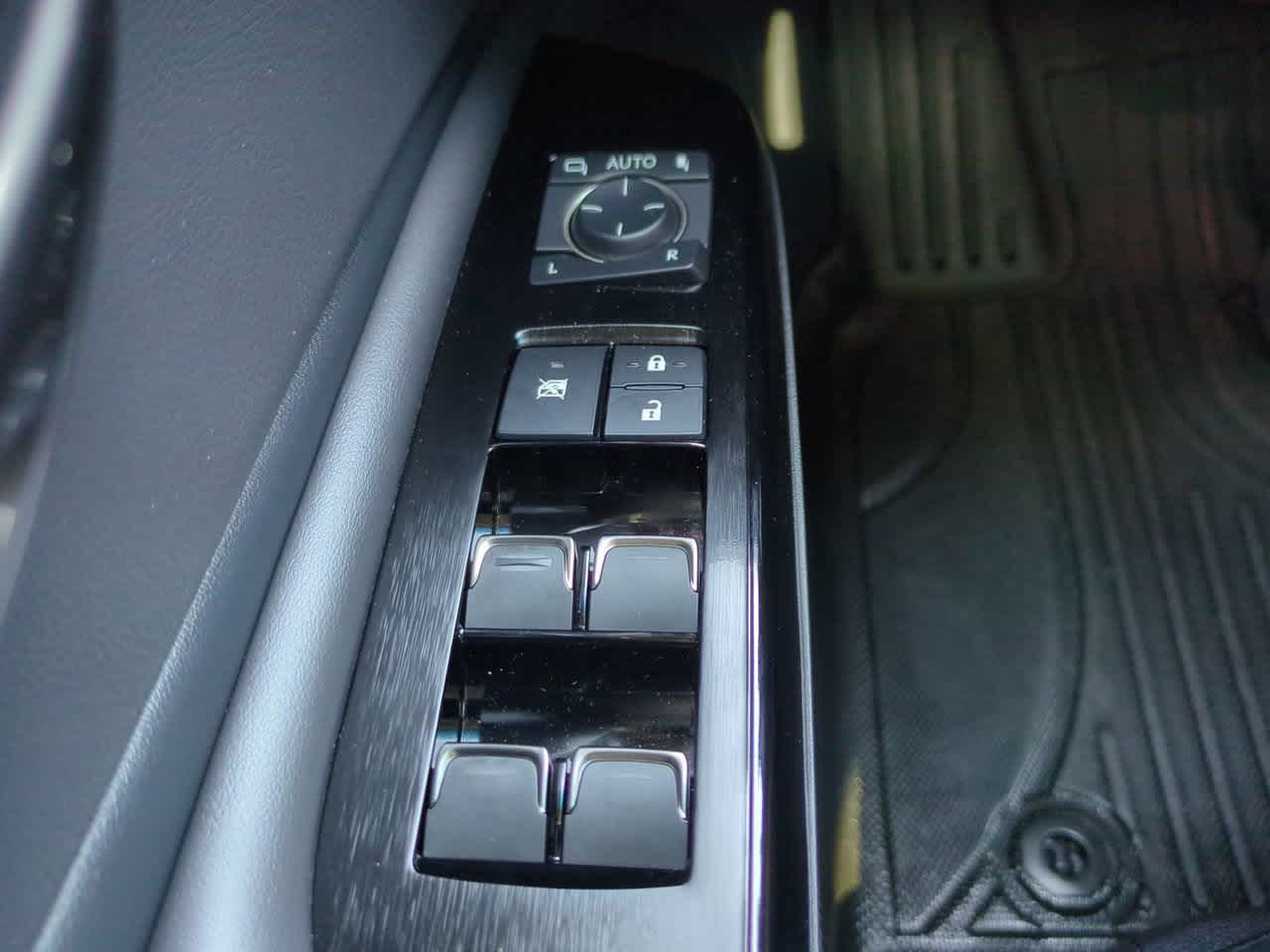 Thumbnail: 2024 Lexus ES - 23