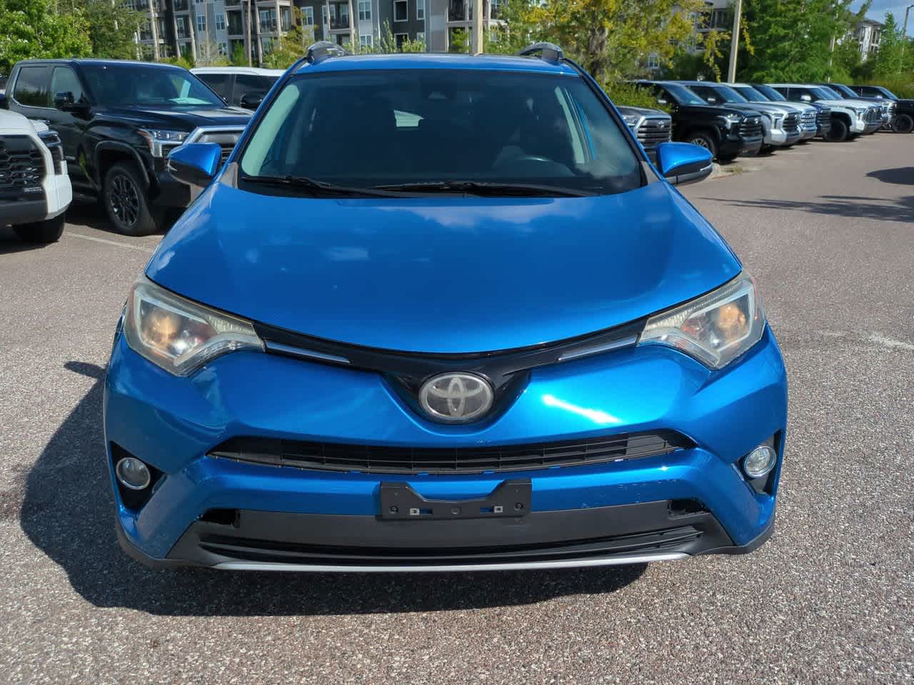 Thumbnail: 2018 Toyota RAV4 - 9