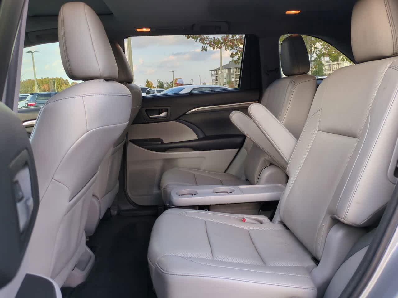 Thumbnail: 2017 Toyota Highlander - 14