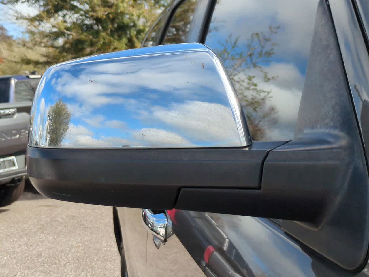 Thumbnail: 2010 Toyota Sequoia - 12