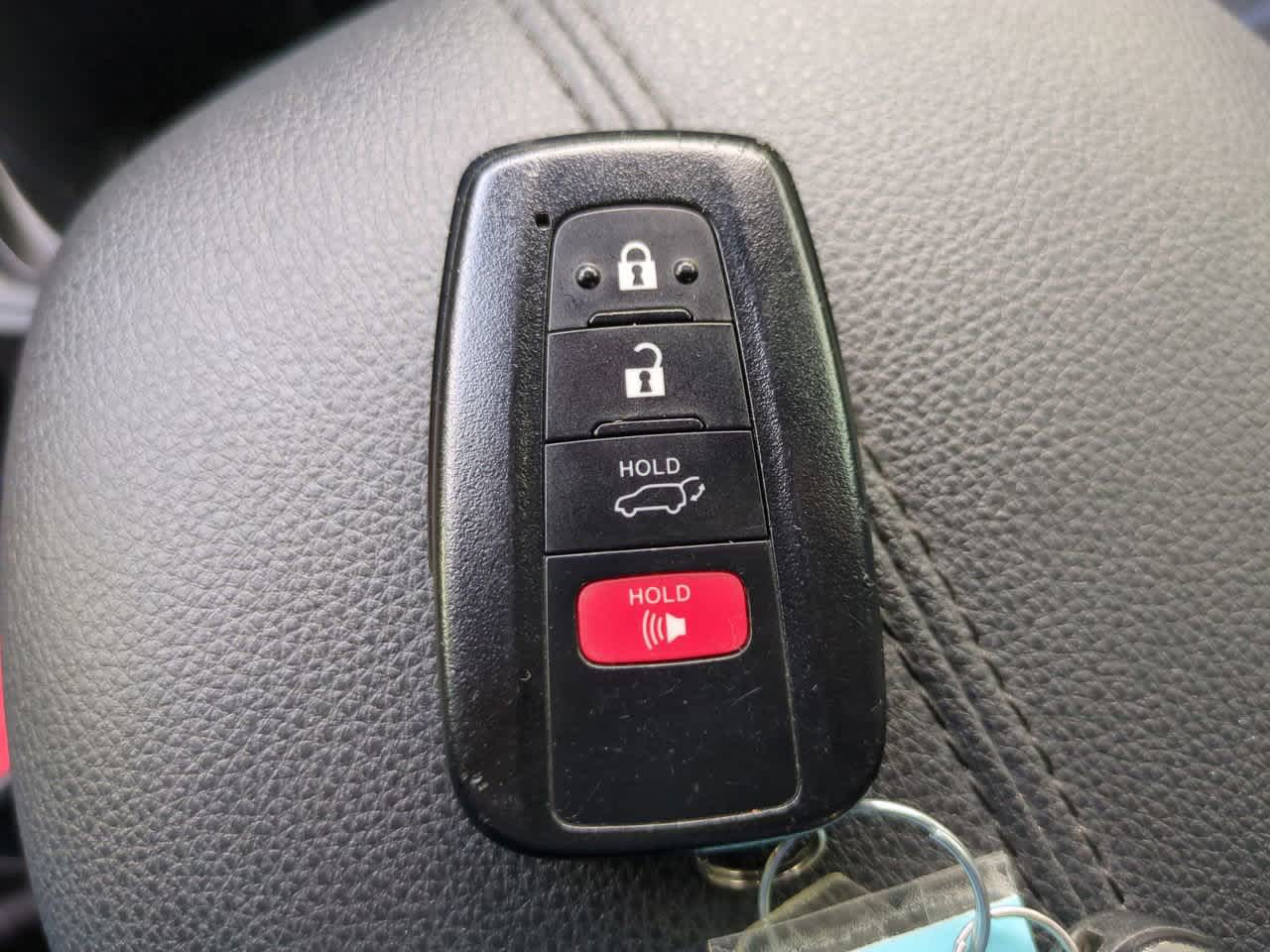 Thumbnail: 2020 Toyota RAV4 - 29