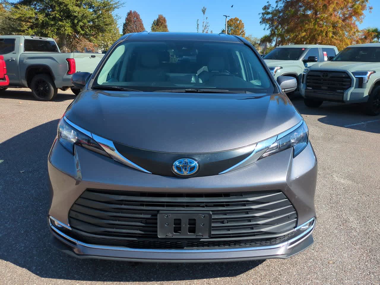 Thumbnail: 2024 Toyota Sienna - 9