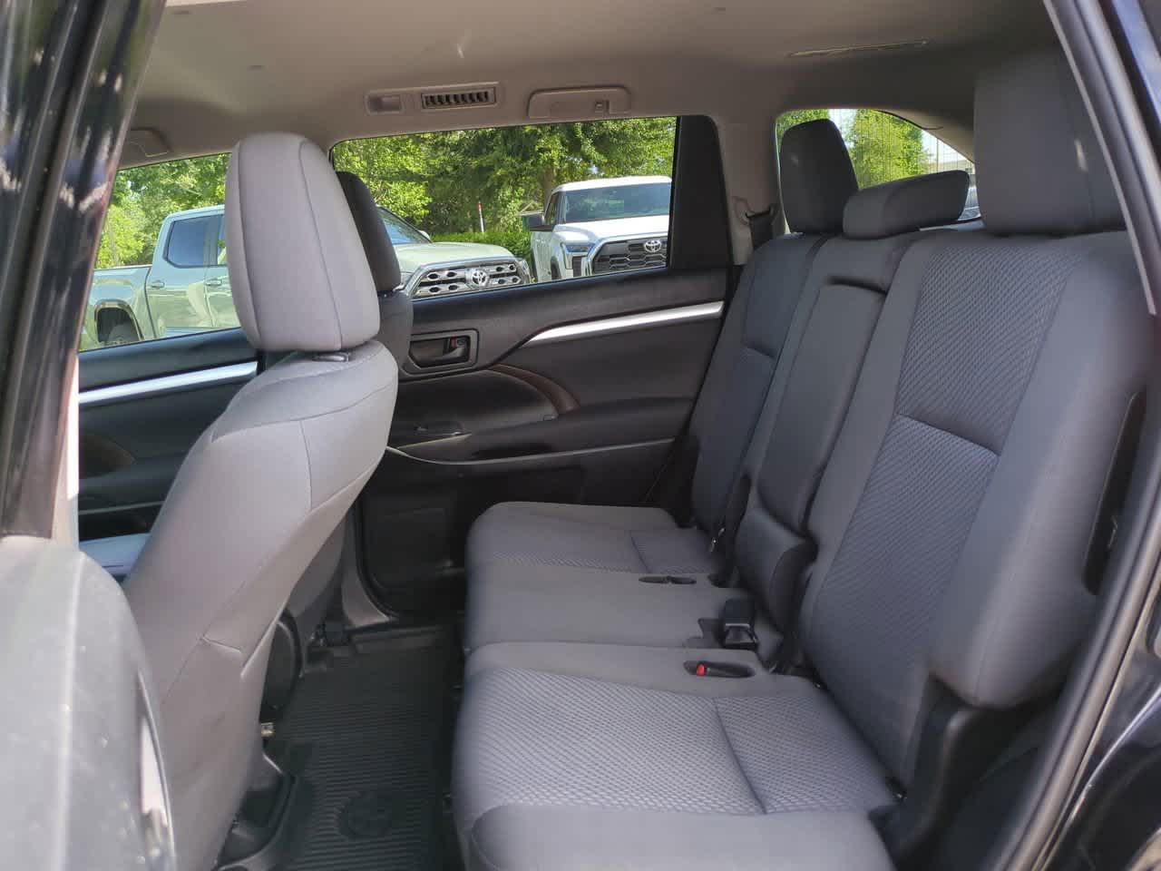 Thumbnail: 2019 Toyota Highlander - 14