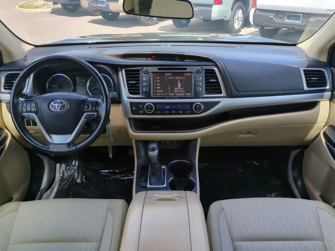 Thumbnail: 2019 Toyota Highlander - 15