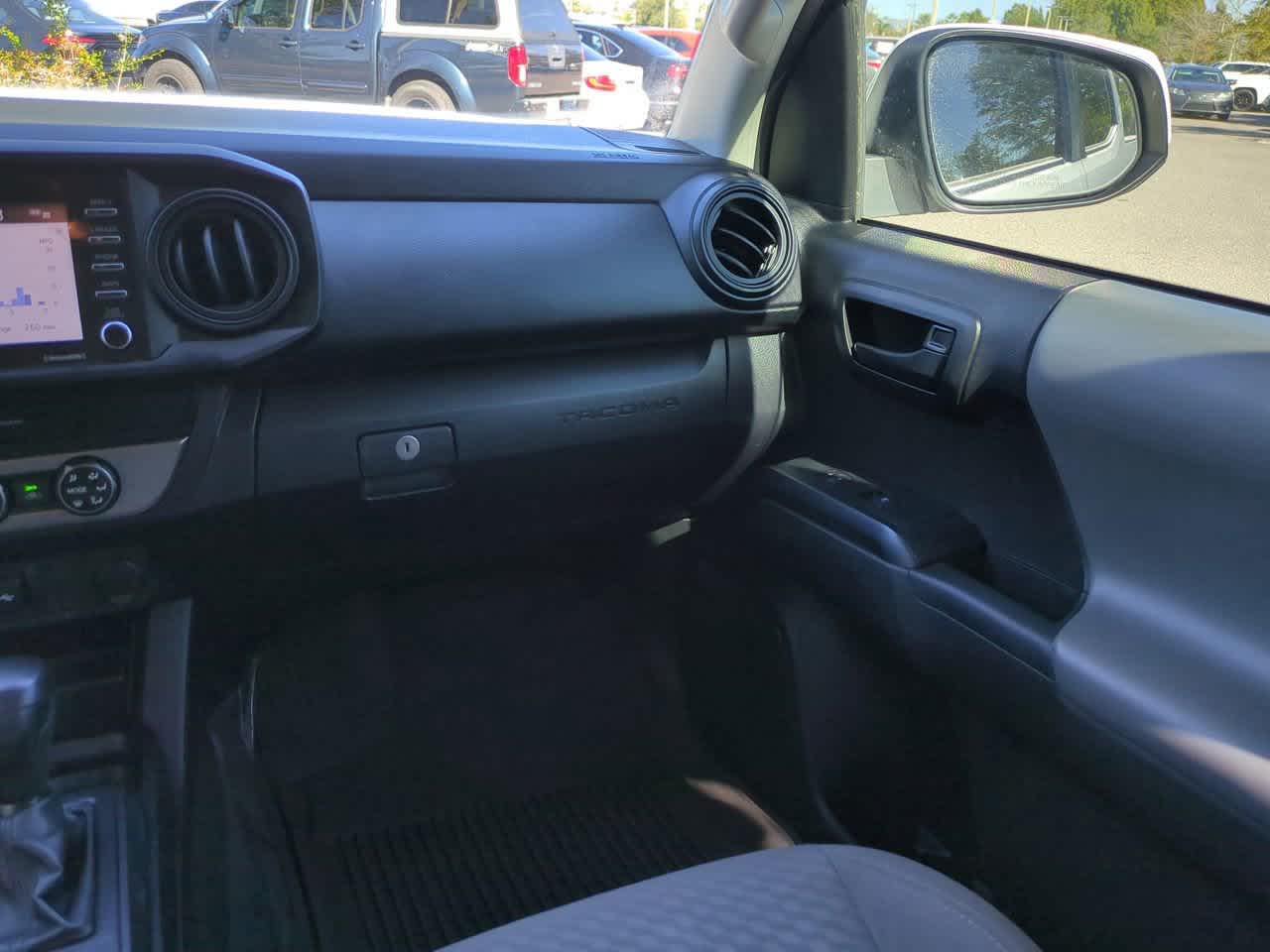 Thumbnail: 2022 Toyota Tacoma - 16