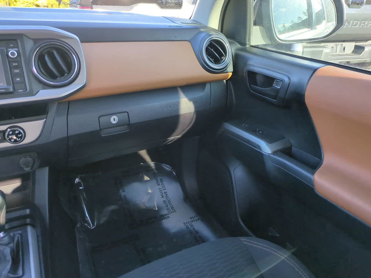 Thumbnail: 2017 Toyota Tacoma - 16