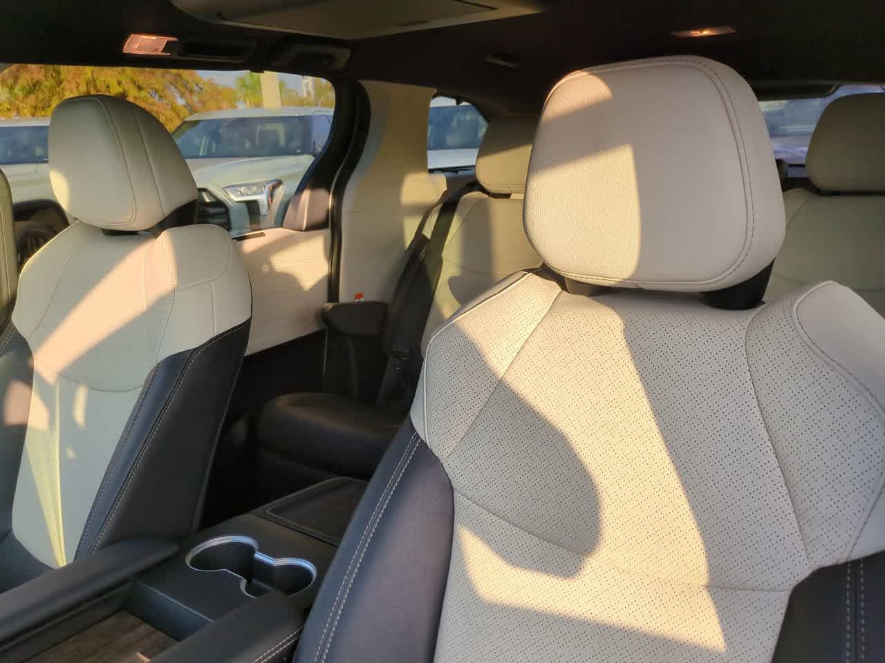 Thumbnail: 2025 Toyota Sienna - 7