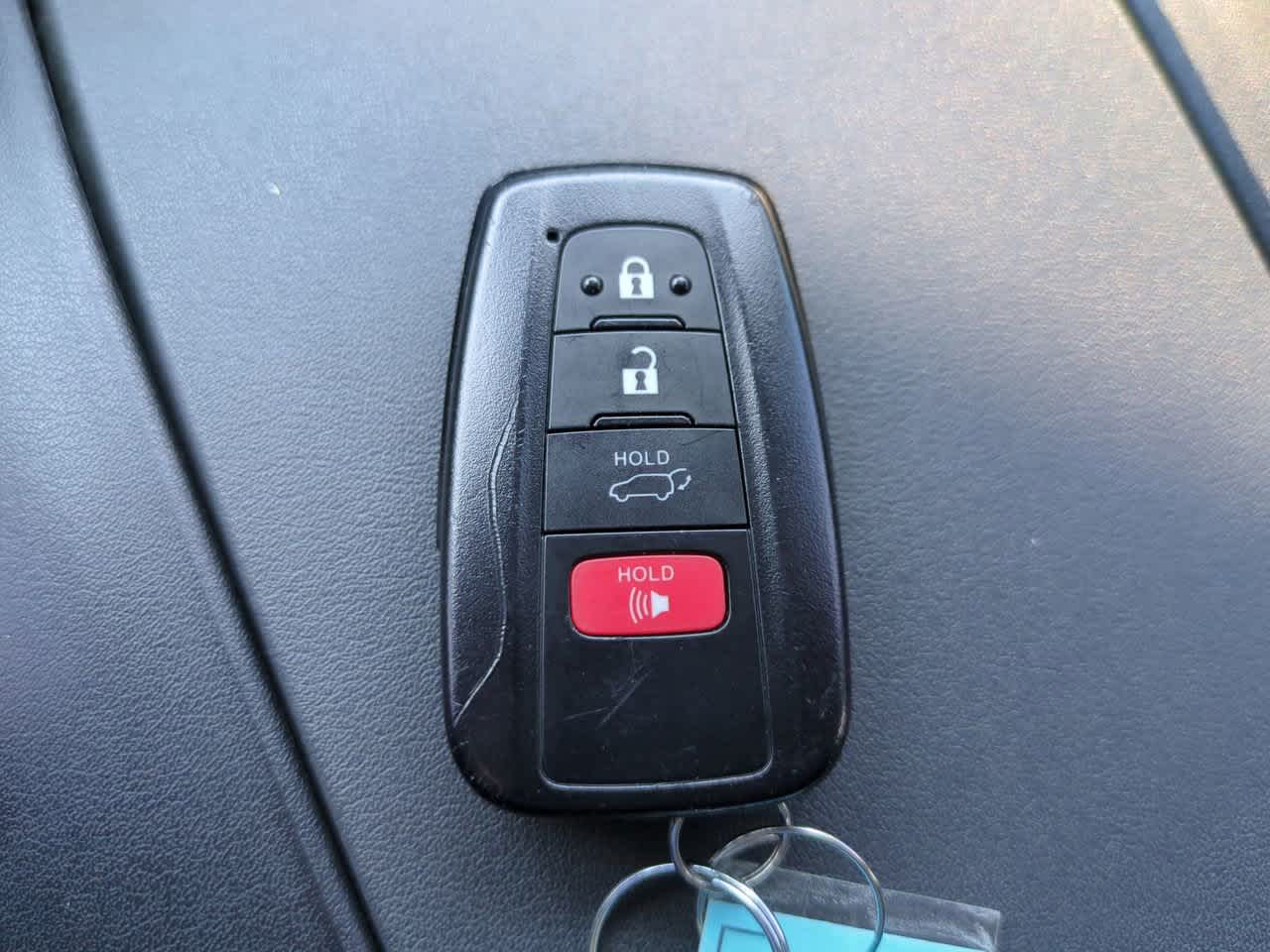 Thumbnail: 2022 Toyota Highlander - 29