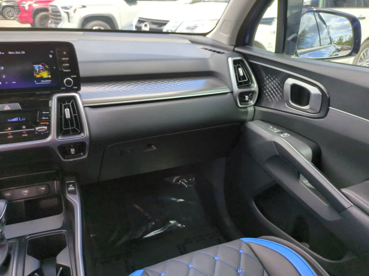 Thumbnail: 2022 Kia Sorento - 16