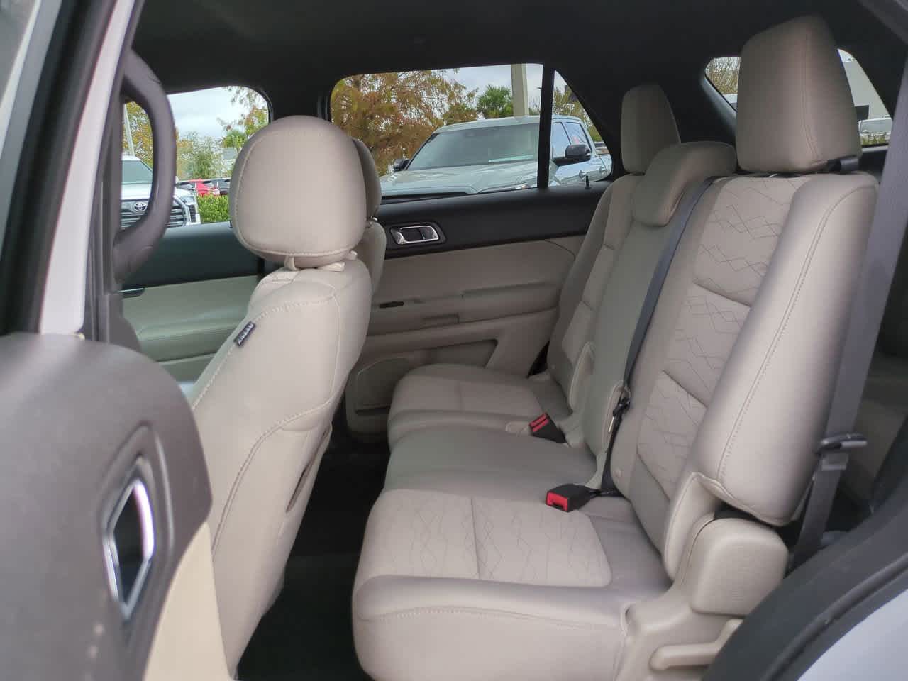 Thumbnail: 2013 Ford Explorer - 14