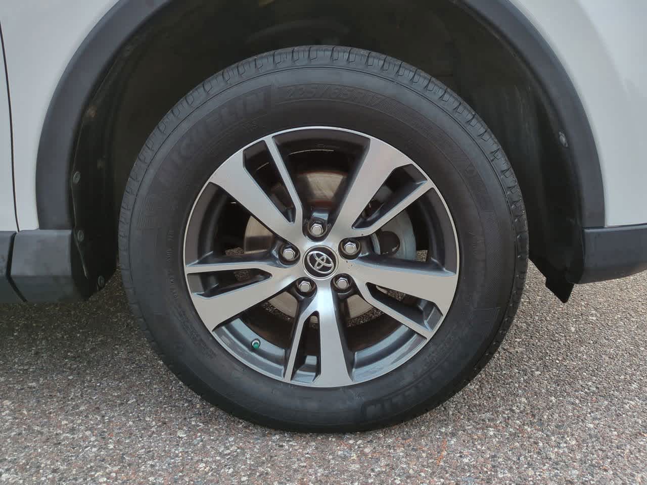 Thumbnail: 2018 Toyota RAV4 - 11