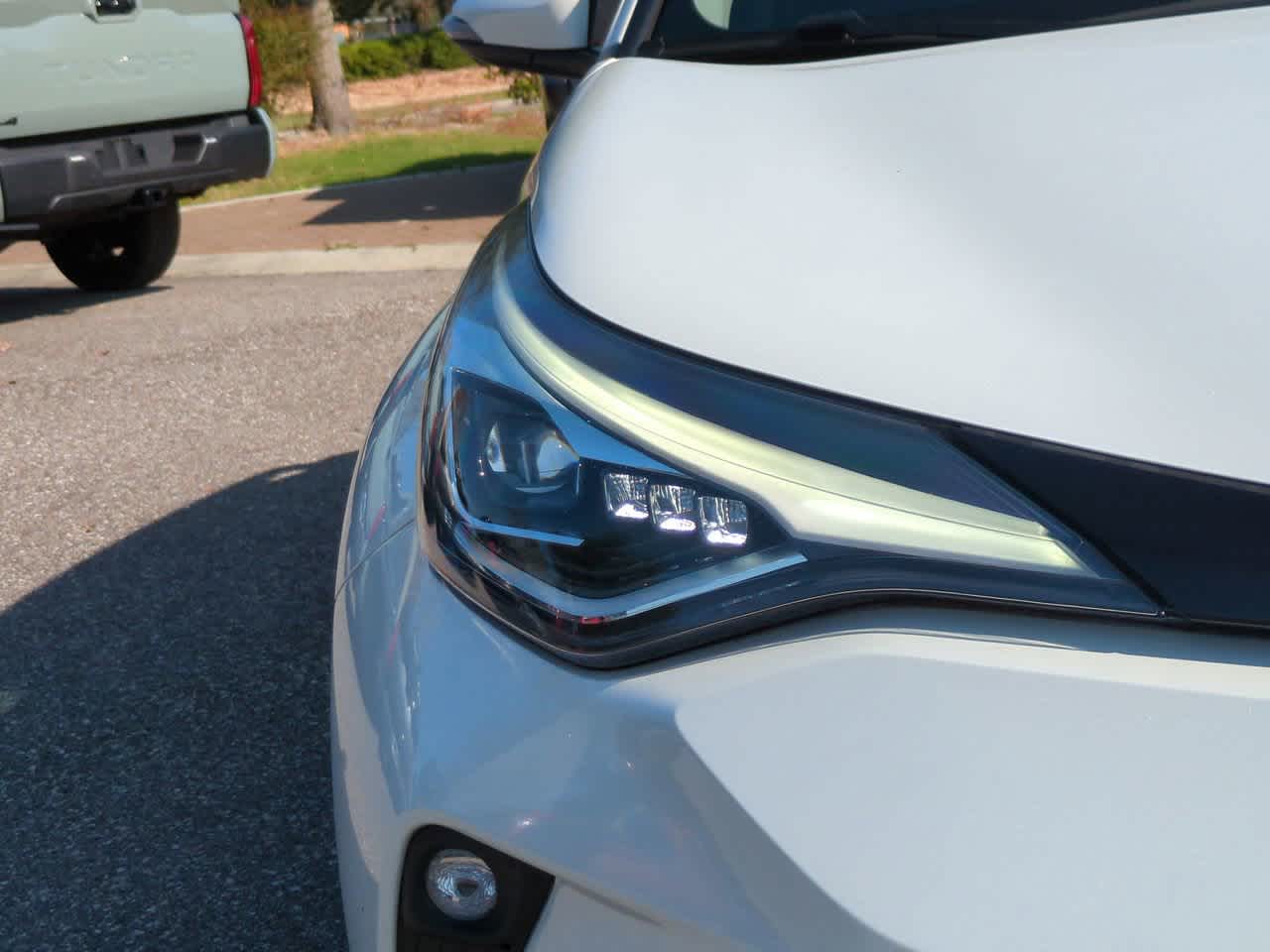 Thumbnail: 2022 Toyota C-HR - 10