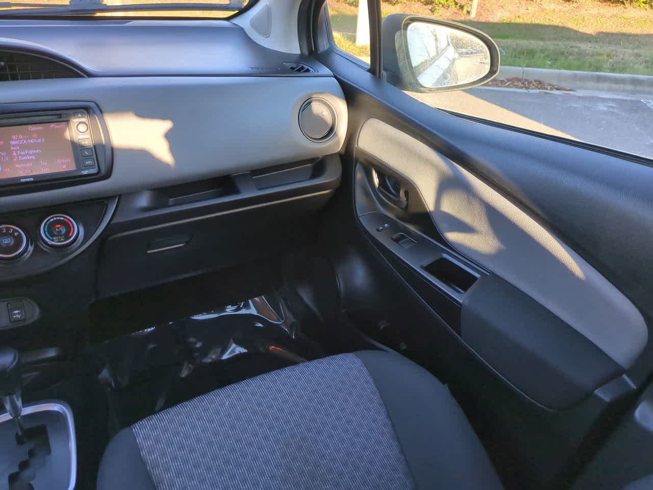 Thumbnail: 2017 Toyota Yaris - 15