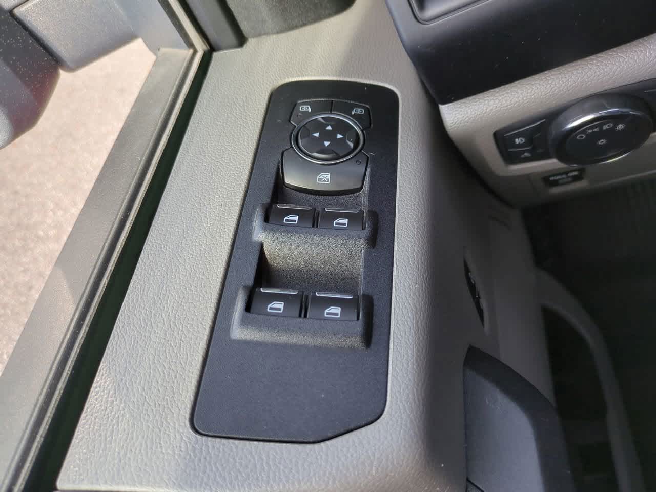 Thumbnail: 2018 Ford F-150 - 21