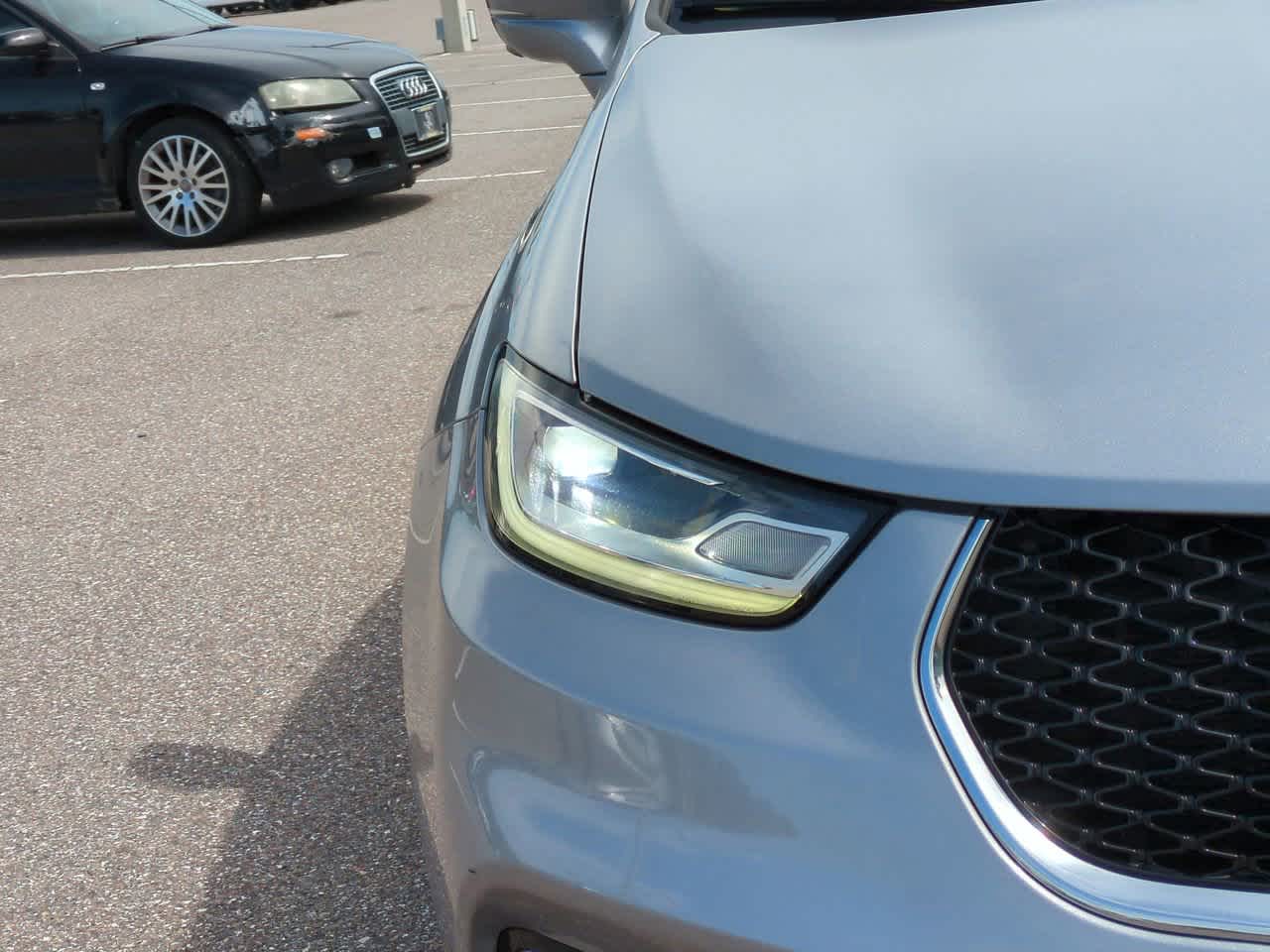 Thumbnail: 2021 Chrysler Pacifica - 10