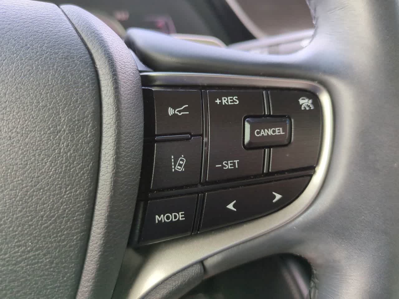 Thumbnail: 2022 Lexus ES - 25