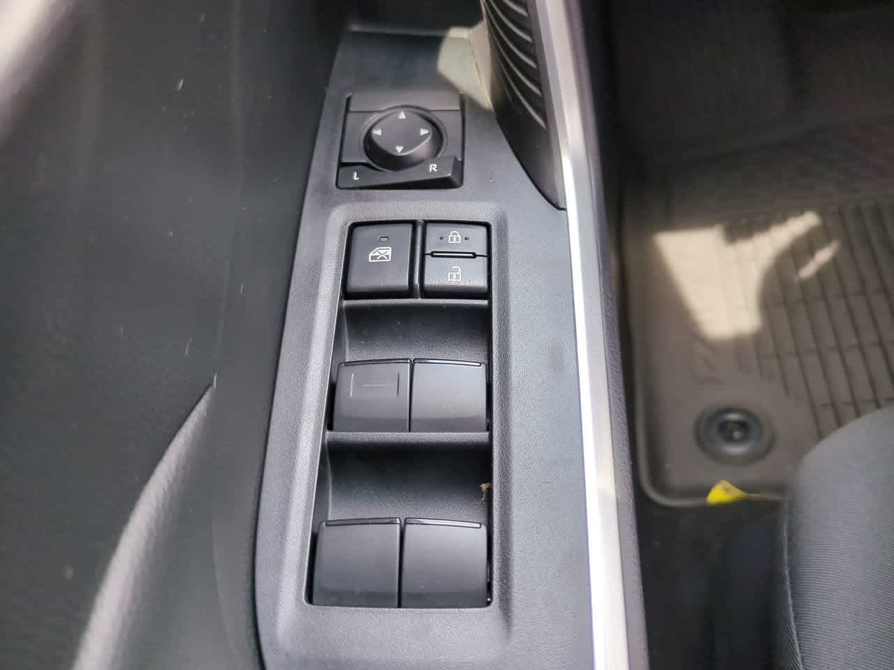 Thumbnail: 2024 Toyota RAV4 - 21