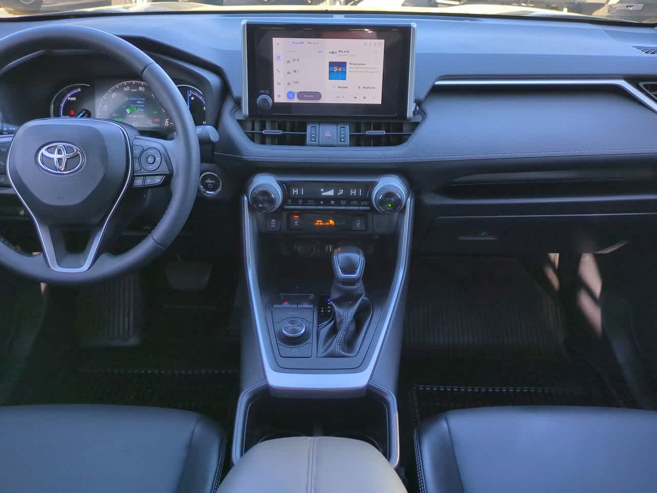 Thumbnail: 2023 Toyota RAV4 - 18