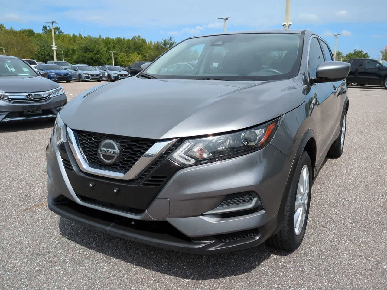 Thumbnail: 2021 Nissan Rogue Sport - 2