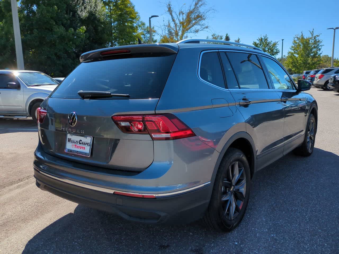 Thumbnail: 2023 Volkswagen Tiguan - 6