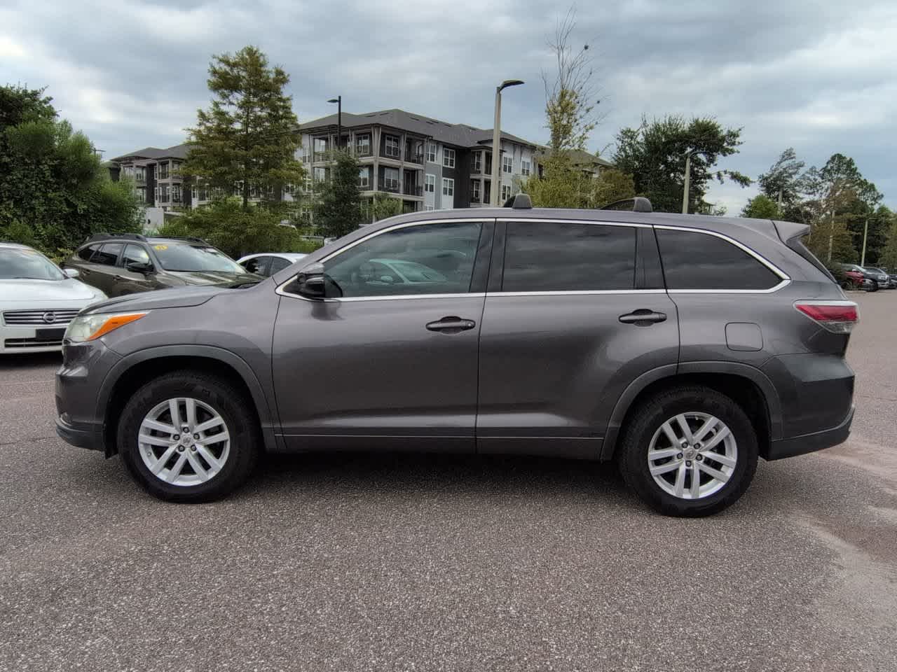 Thumbnail: 2014 Toyota Highlander - 3