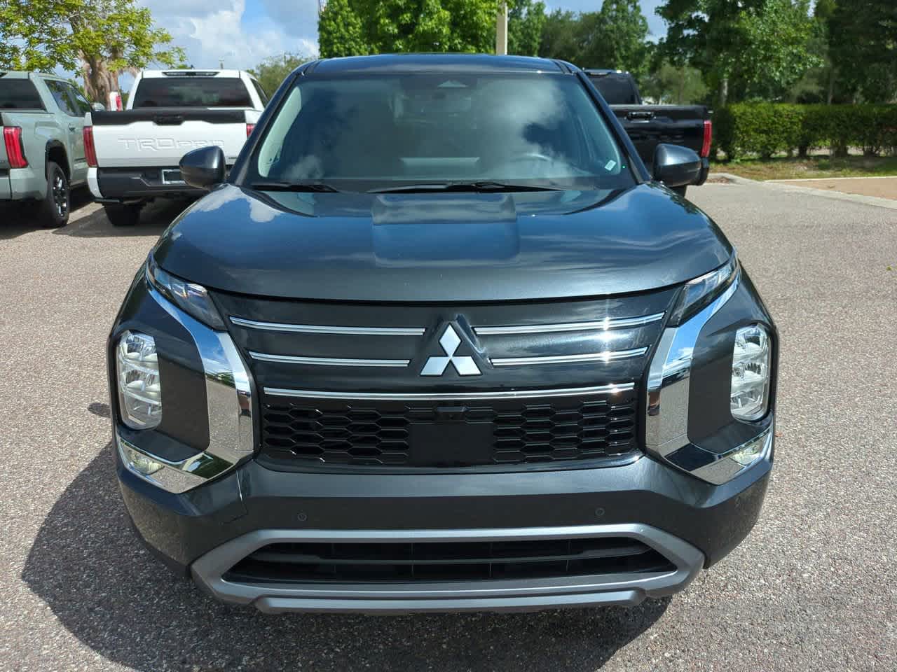Thumbnail: 2025 Mitsubishi Outlander - 9