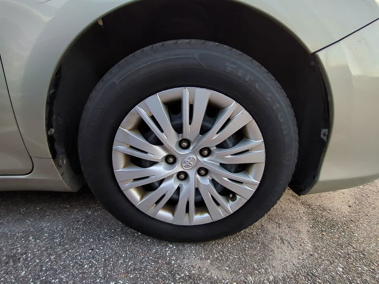 Thumbnail: 2014 Toyota Camry - 9