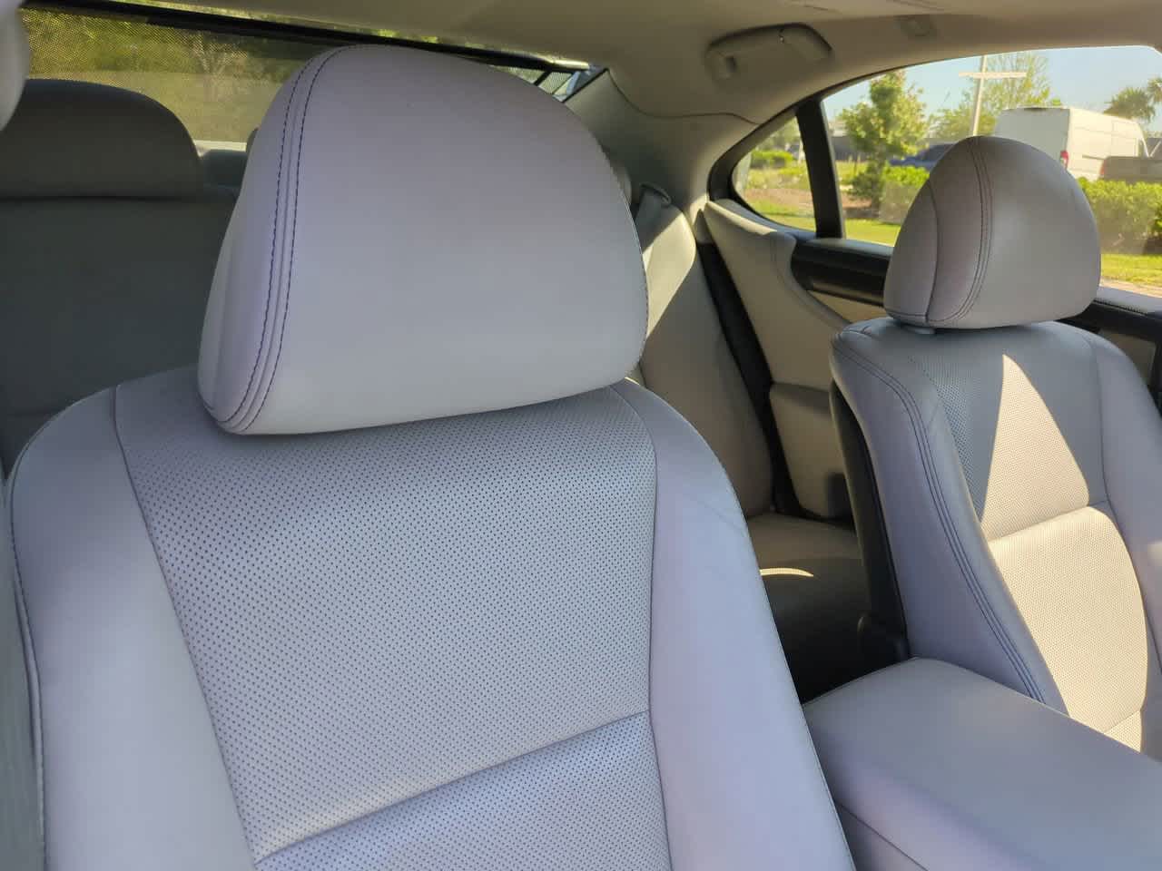 Thumbnail: 2014 Lexus LS - 7