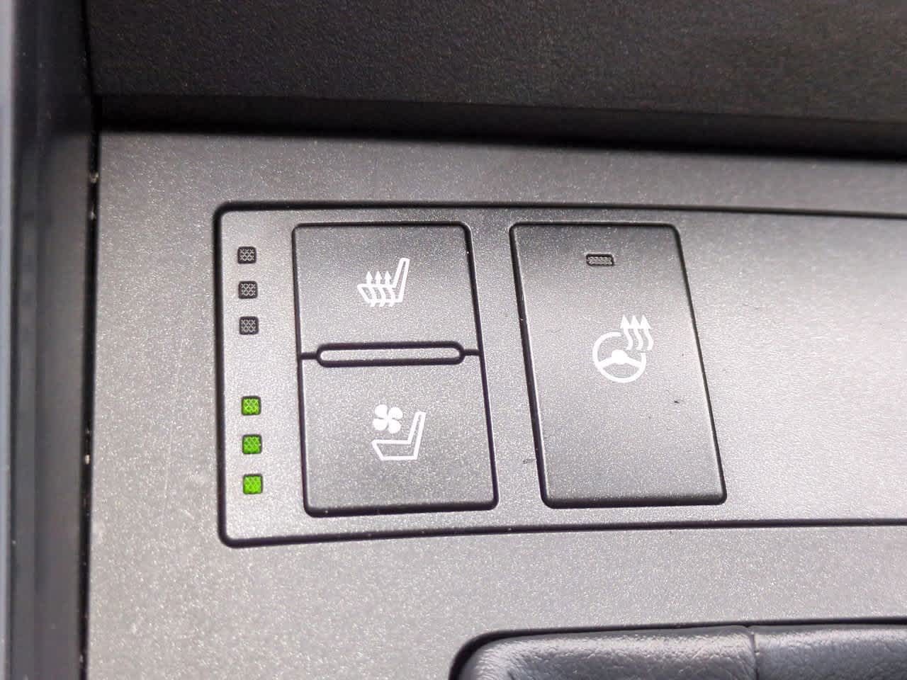 Thumbnail: 2021 Lexus IS - 22