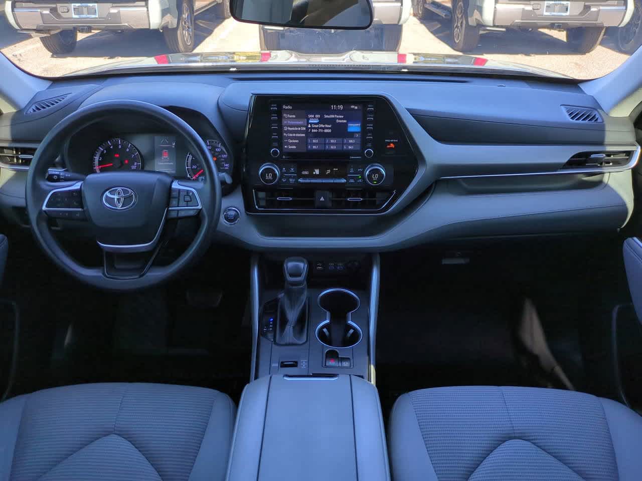 Thumbnail: 2022 Toyota Highlander - 15