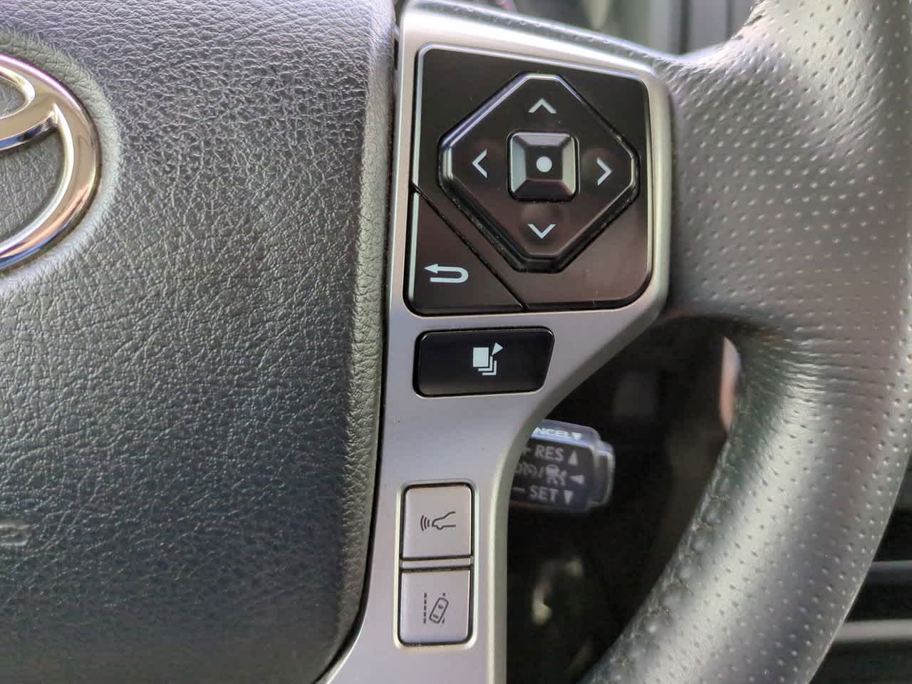 Thumbnail: 2022 Toyota 4Runner - 26