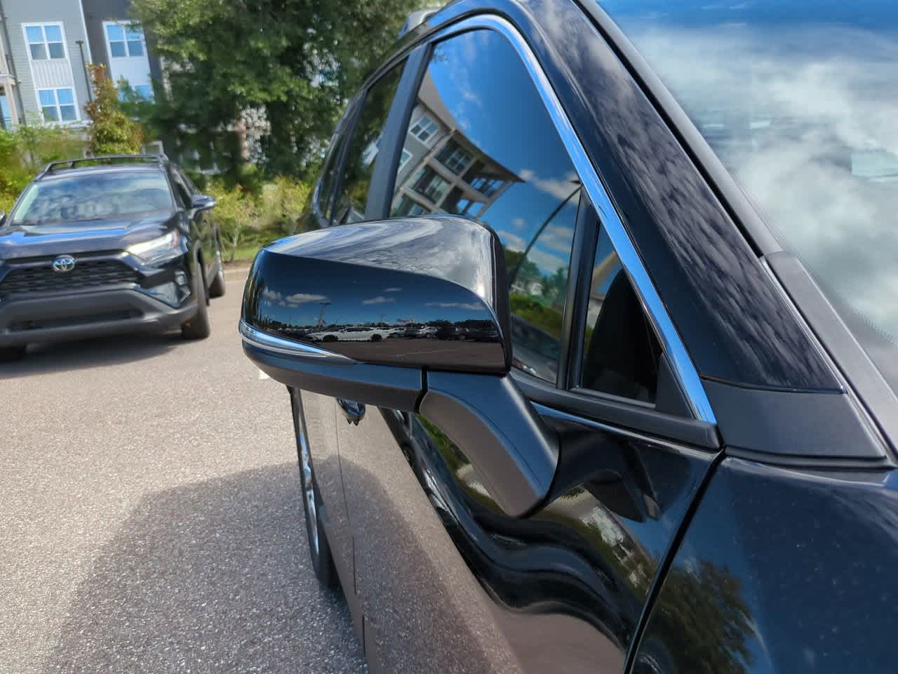 Thumbnail: 2025 Toyota RAV4 - 12