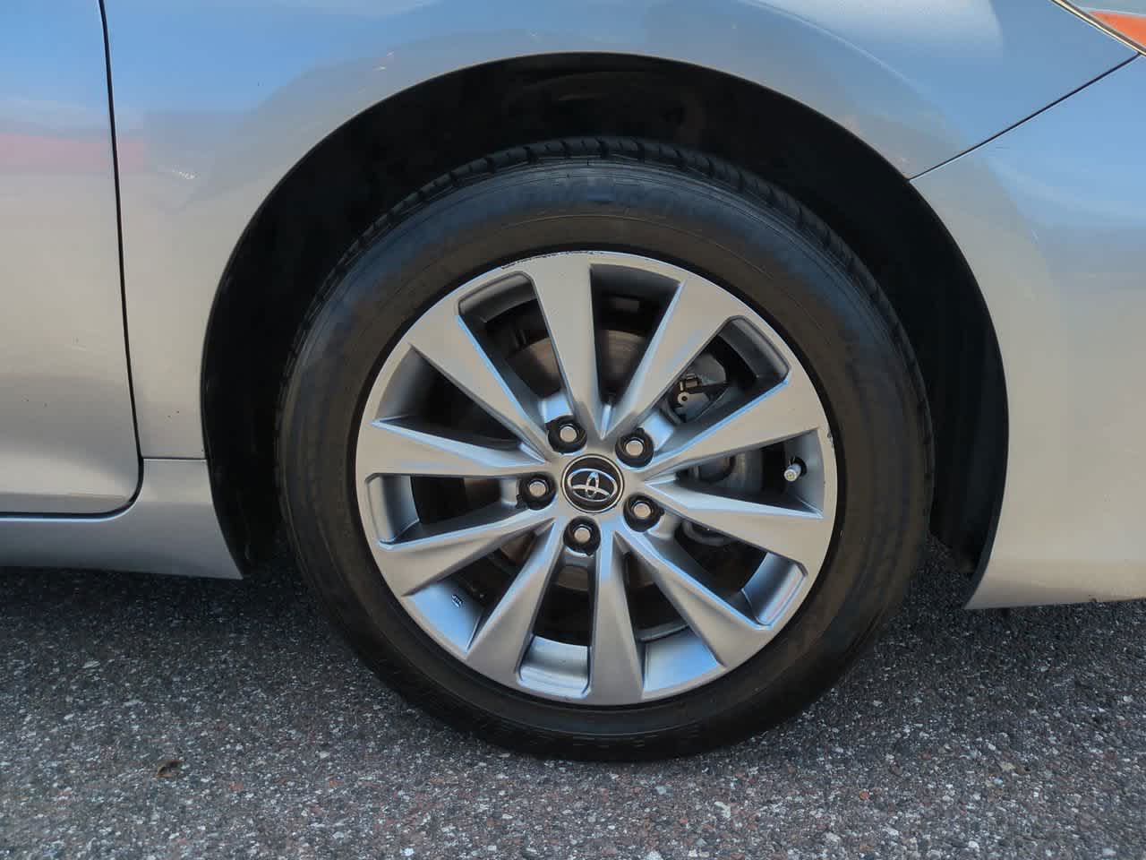 Thumbnail: 2017 Toyota Camry - 11