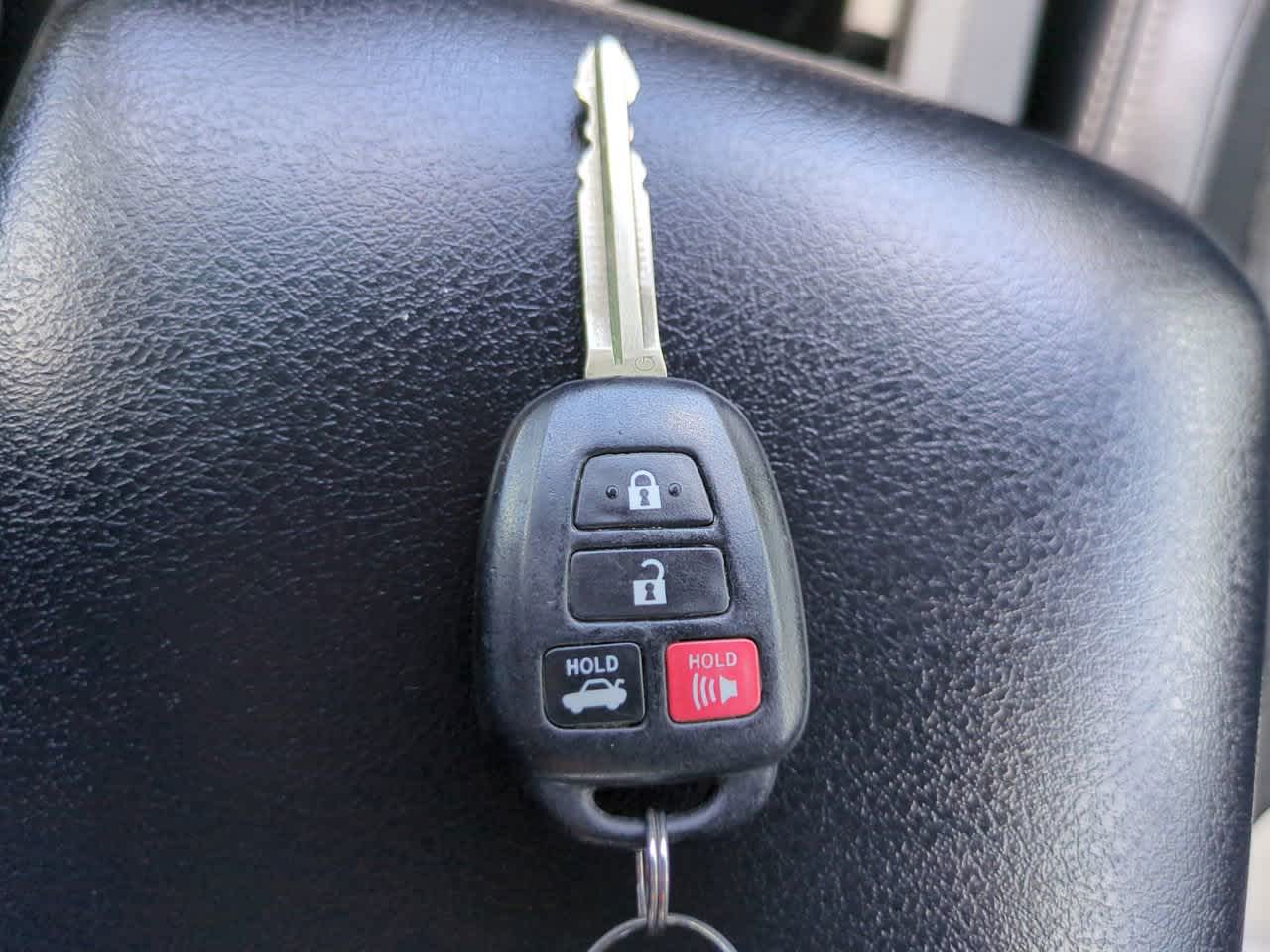 Thumbnail: 2012 Toyota Camry - 24