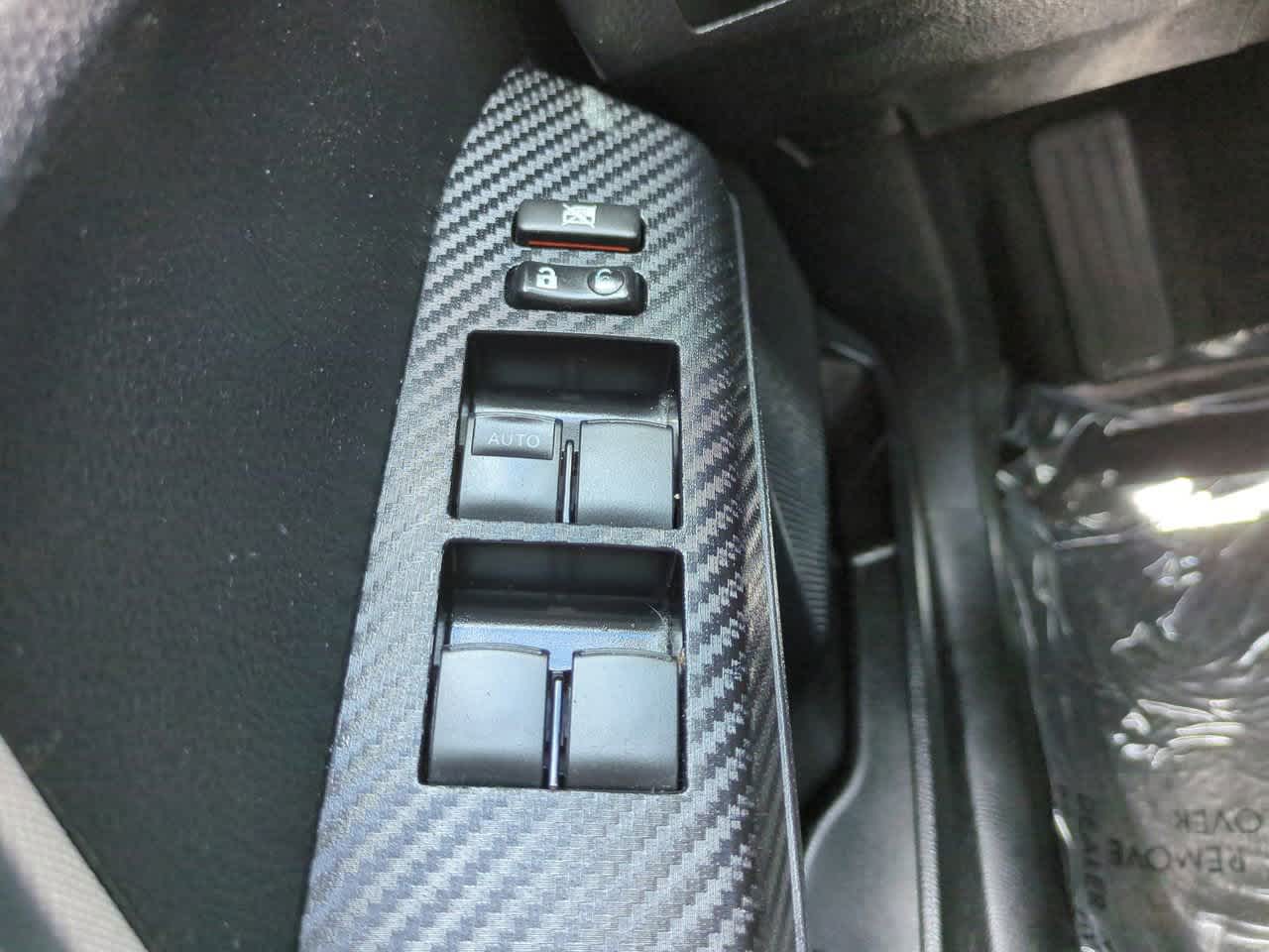 Thumbnail: 2014 Toyota RAV4 - 21