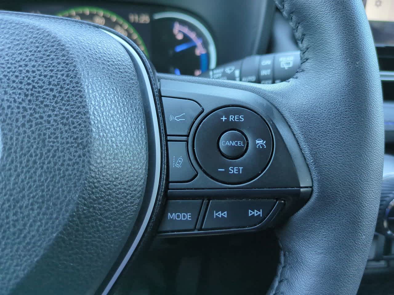 Thumbnail: 2023 Toyota RAV4 - 25