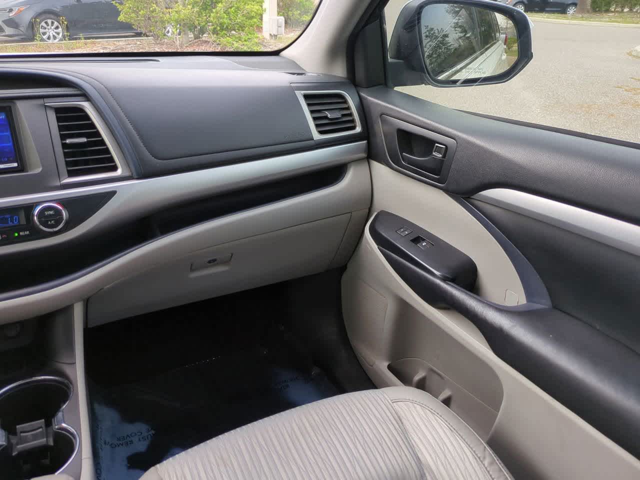 Thumbnail: 2018 Toyota Highlander - 17