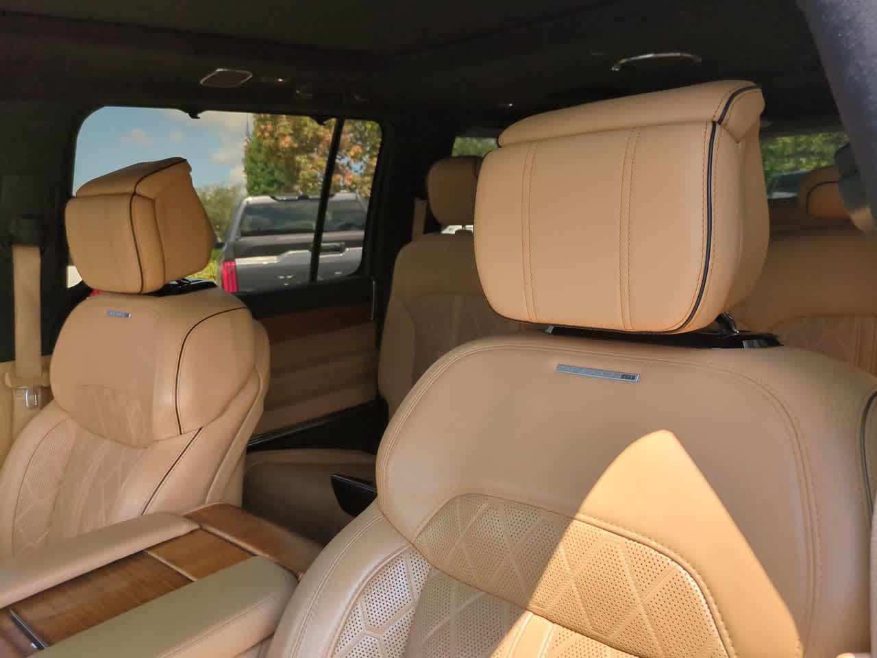 Thumbnail: 2022 Jeep Grand Wagoneer - 8