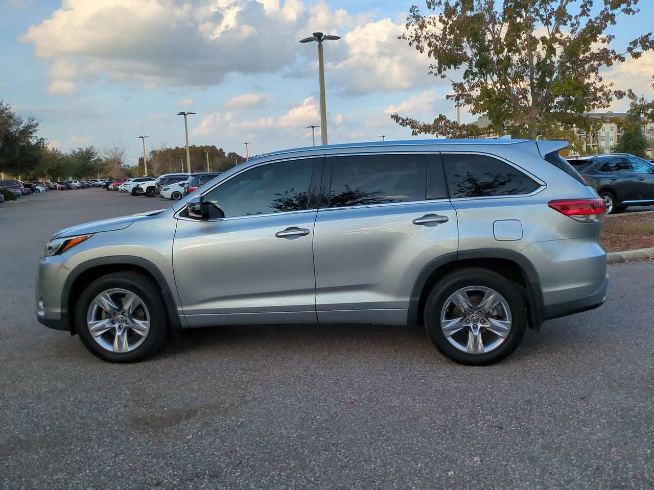 Thumbnail: 2017 Toyota Highlander - 3