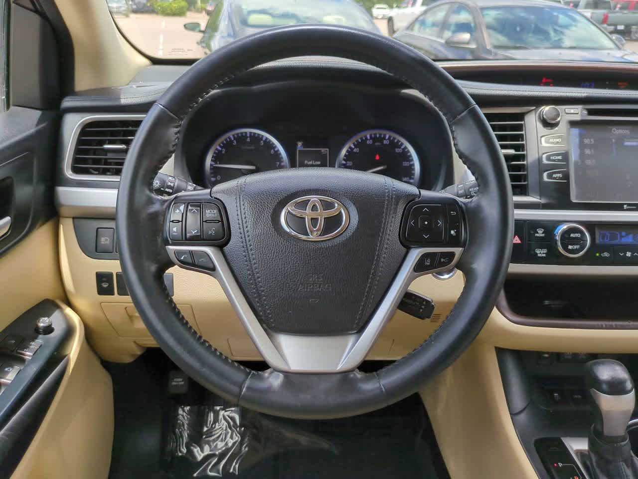 Thumbnail: 2017 Toyota Highlander - 16